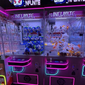 Infunite Claw - Nov 2025 - Arcades Near Me - Chicago, Illinois