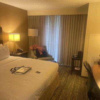 Atlanta Marriott Perimeter Center - Decent sized room for 1-2 people - Hotels Near Me - Atlanta, Georgia