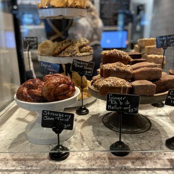 The Grocer's Table - Bakery items - Cafes Near Me - Wayzata, Minnesota