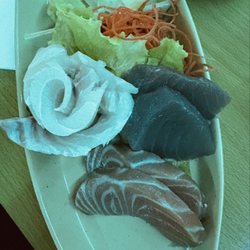 Beijing & Tokyo Restaurant - 2. Sashimi (6 Pieces)