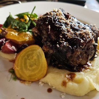 Perch - The Boeuf Bordelaise (braised short rib) with mashed potatoes was good. - Lounges Near Me - Los Angeles, California