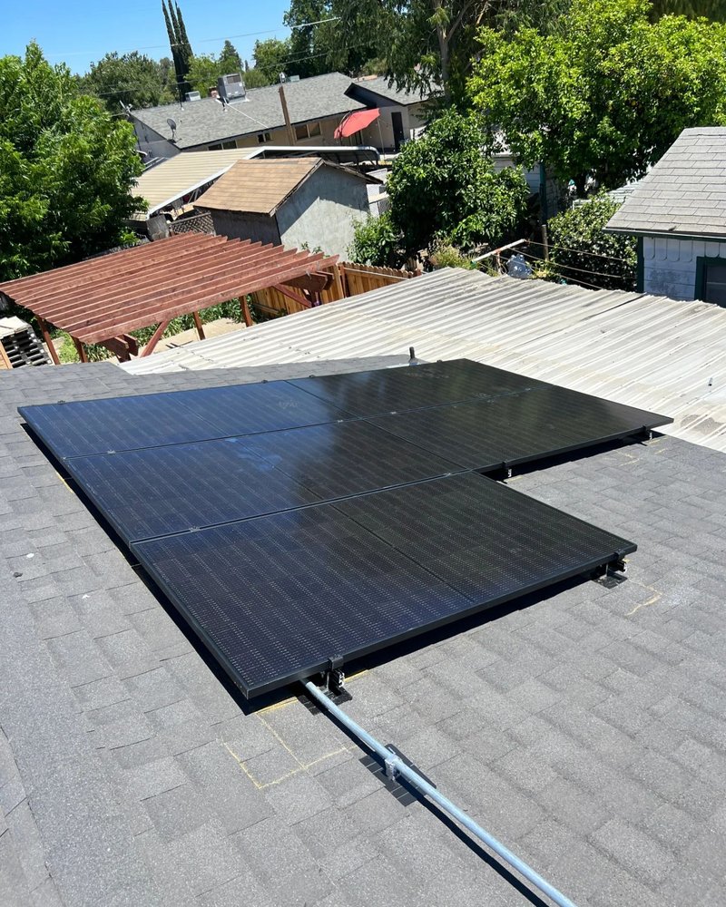 Slide of Ilum Solar