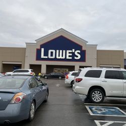 Lowe's Home Improvement - Signage Outside