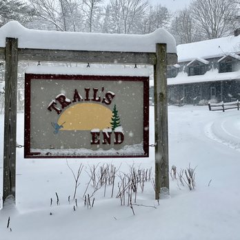 Trail's End Inn - Hotels Near Me - Keene Valley, New York