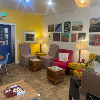 MeLatte Coffee Shop - Living Room Vibes - Coffee & Tea Near Me - Chicago, Illinois