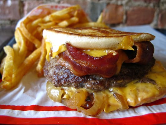 Petey’s Burger by null