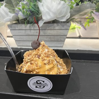 Stoyanna's - Small(still huge) peanuts butter hot fudge - Ice Cream & Frozen Yogurt Near Me - Jackson, Michigan