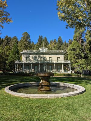 Bowers Mansion by null