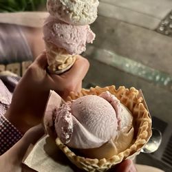 Fairfax Scoop - Toasted hazelnut/strawberry and ginger/raspberry