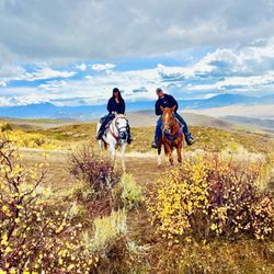 Rusty Spurr Ranch - Get engaged on horses for your special day!