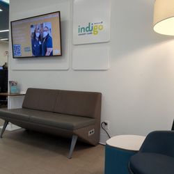 MultiCare Indigo Urgent Care - Rainier Ave - Waiting area lots of plug ins for charging your phone!