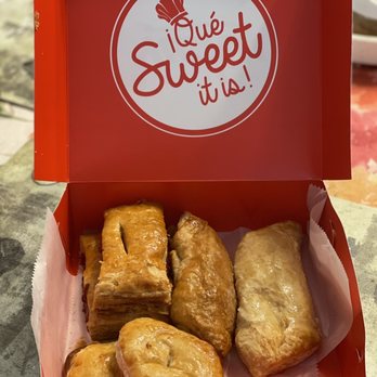 Vicky Bakery - Pastelito - Beef Pastelito - Cheese Pastelito - Guava - Desserts Near Me - Miramar, Florida