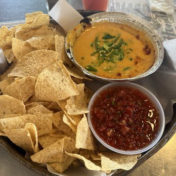 Hondo's - Bars Near Me - Fredericksburg, Texas