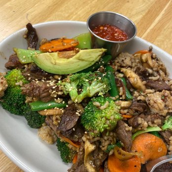 True Food Kitchen - Teriyaki quinoa bowl with steak - Vegetarian Near Me - Pasadena, California True Food Kitchen - Teriyaki quinoa bowl with steak - Vegetarian Near Me - Pasadena, California