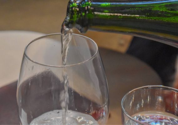 WeRise Wines by null