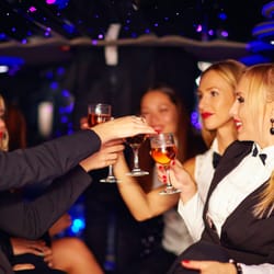 Luxury Limos Bay Area - Enjoy food, friends, and wine with us! - Call Luxury Limos Bay Area for a great time! 925.392.5570