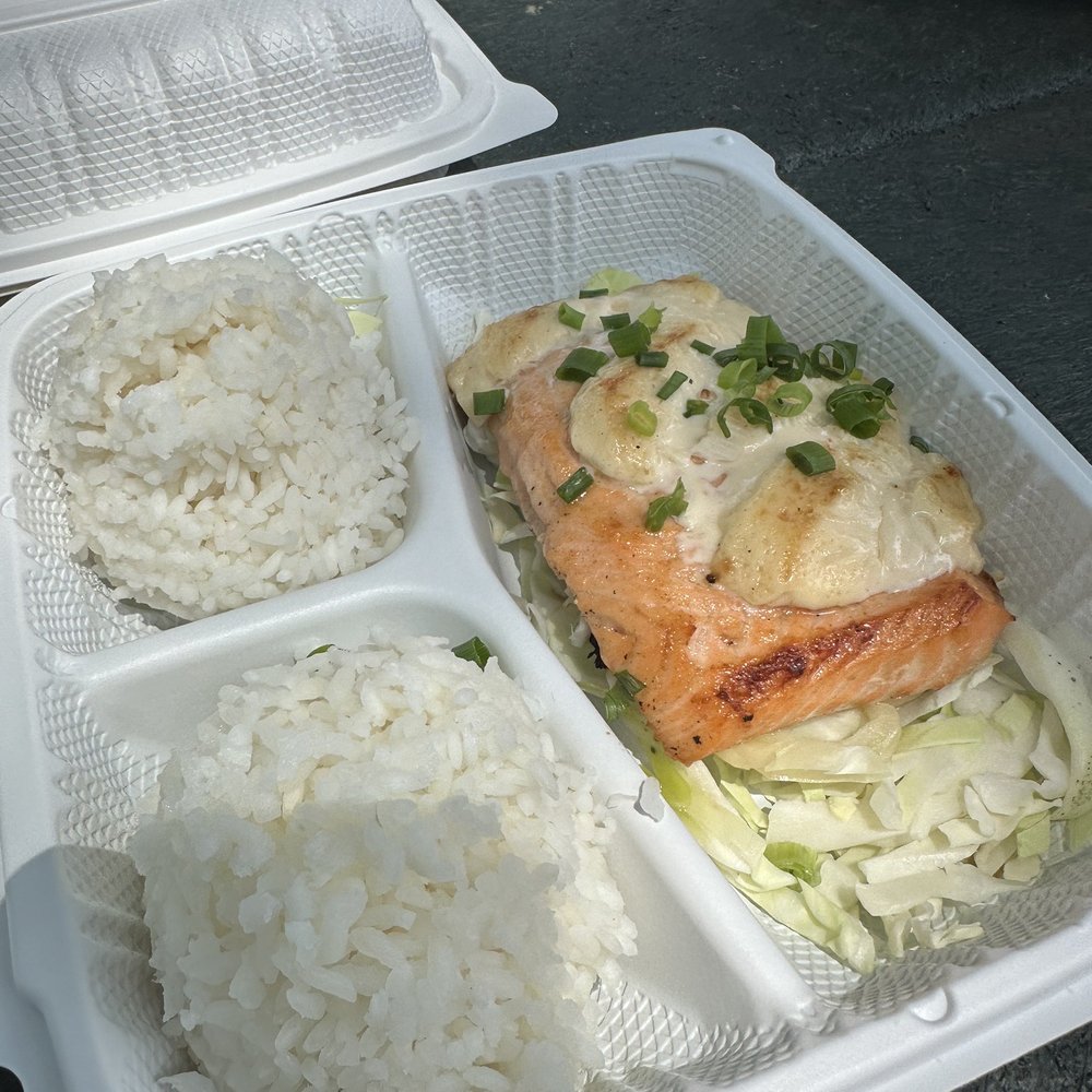 Fresh Catch - Ono garlic salmon with uncooked rice - Hawaiian Near Me - Honolulu, Hawaii Fresh Catch - Ono garlic salmon with uncooked rice - Hawaiian Near Me - Honolulu, Hawaii
