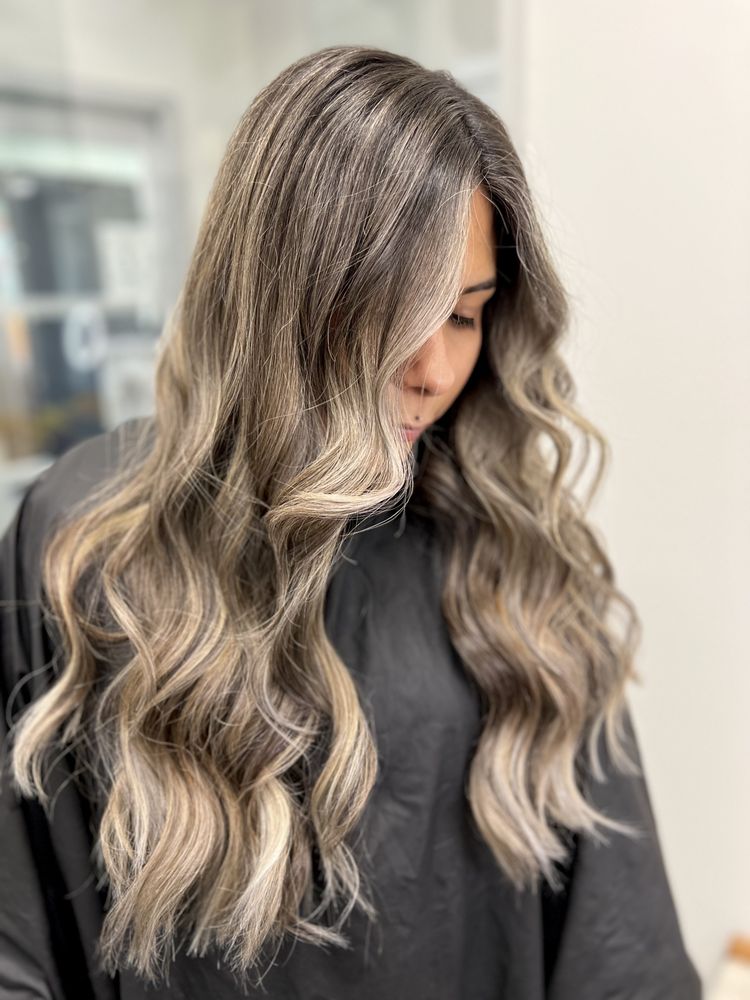 HairHaus Studio Logo