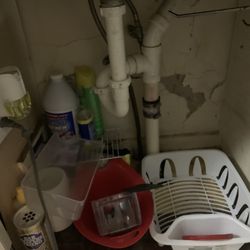 RENOSY by Renters Warehouse Minneapolis - The wall under the sink