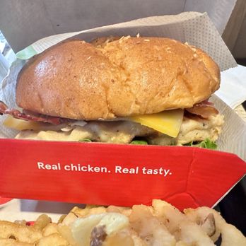 Chick-fil-A - Grilled Chick-fil-A- Grilled Chicken Club Sandwich - Fast Food Near Me - Carmel, Indiana