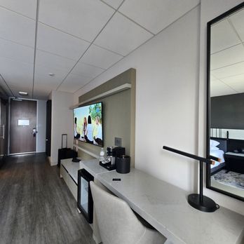 Hyatt Regency Chicago - Hotels Near Me - Chicago, Illinois