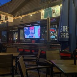 Molly Bloom's Irish Pub - Patio
