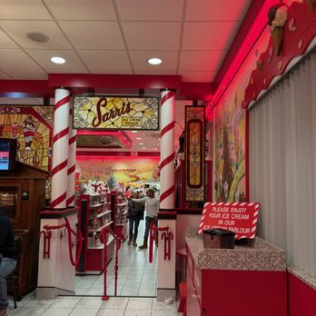 Sarris Candies - Inside Sarris Candies - Candy Stores Near Me - Canonsburg, Pennsylvania Sarris Candies - Inside Sarris Candies - Candy Stores Near Me - Canonsburg, Pennsylvania