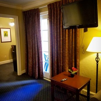 The Senate Luxury Suites - Part of room / Terrace doors - Hotels Near Me - Topeka, Kansas The Senate Luxury Suites - Part of room / Terrace doors - Hotels Near Me - Topeka, Kansas