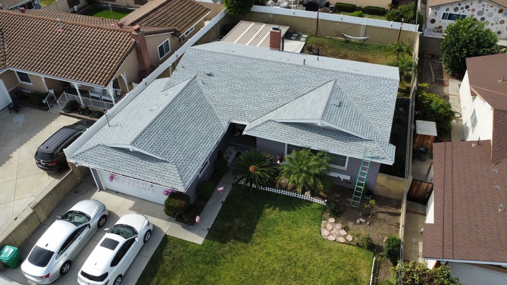 Slide of Ruiz Roofing