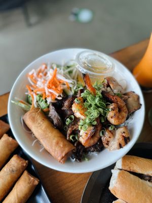 Monster Phở by null
