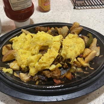 Denny's - Southwestern skillet - American Near Me - O'Fallon, Illinois Denny's - Southwestern skillet - American Near Me - O'Fallon, Illinois