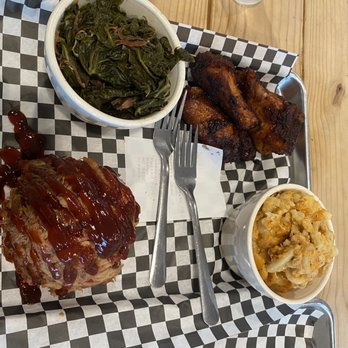 Back Deck BBQ - Mini Van sampler- pulled pork, wings, Mac and cheese and greens - Food Trucks Near Me - Louisville, Kentucky