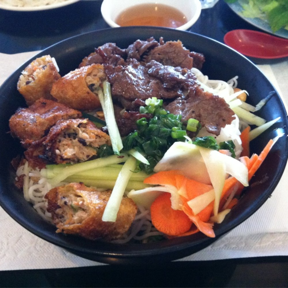 Binh Minh Restaurant - Beef bowl with eggrolls. - Vietnamese Near Me - Garden Grove, California Binh Minh Restaurant - Beef bowl with eggrolls. - Vietnamese Near Me - Garden Grove, California