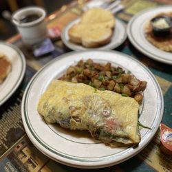 Sunshine Cafe - Veggie Omelette with house friea