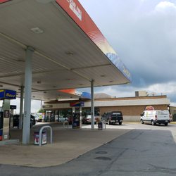 Sunoco - I was shunned by the employees. Shunoco