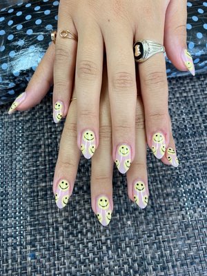 Bom Nail & Spa by null