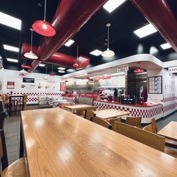 Five Guys - The restaurant interior, pretty standard and keep organized.