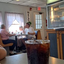 Gentleman Farmer Diner - Back to a great local restaurant!!