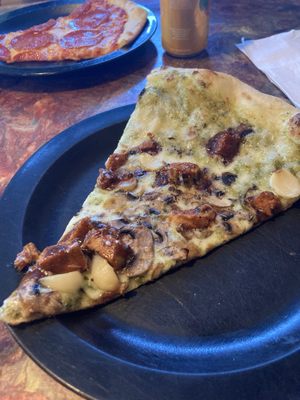 Martolli's Hand Tossed Pizza by null