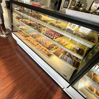 Donut Palace - a display of donuts in a bakery - Donuts Near Me - Hermitage, Tennessee Donut Palace - a display of donuts in a bakery - Donuts Near Me - Hermitage, Tennessee