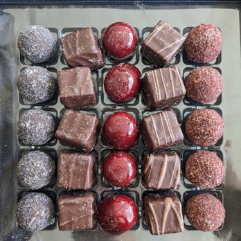 Dandelion Chocolate - Box from Håkan Chocolatier - Chocolatiers & Shops Near Me - San Francisco, California Dandelion Chocolate - Box from Håkan Chocolatier - Chocolatiers & Shops Near Me - San Francisco, California