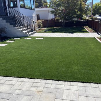Go Panorama Landscaping - Flower beds surrounding the artificial grass. - Landscaping Near Me - San Jose, California Go Panorama Landscaping - Flower beds surrounding the artificial grass. - Landscaping Near Me - San Jose, California