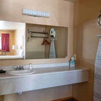 Oregon Trail Inn - Hotels Near Me - Buhl, Idaho Oregon Trail Inn - Hotels Near Me - Buhl, Idaho