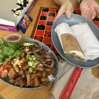 CrackleMi Vietnamese Grill - lemongrass beef bánh mì & braised pork bowl - Vietnamese Near Me - Seattle, Washington CrackleMi Vietnamese Grill - lemongrass beef bánh mì & braised pork bowl - Vietnamese Near Me - Seattle, Washington