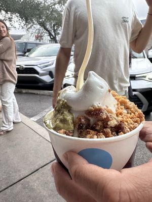 MELI Frozen Yogurt by null