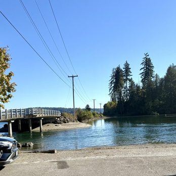 Olalla Bay Market - Beautiful location, this is additional parking across the street. - Grocery Near Me - Olalla, Washington Olalla Bay Market - Beautiful location, this is additional parking across the street. - Grocery Near Me - Olalla, Washington