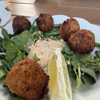 Dawn Manor - Crab cakes - American Near Me - Baraboo, Wisconsin Dawn Manor - Crab cakes - American Near Me - Baraboo, Wisconsin