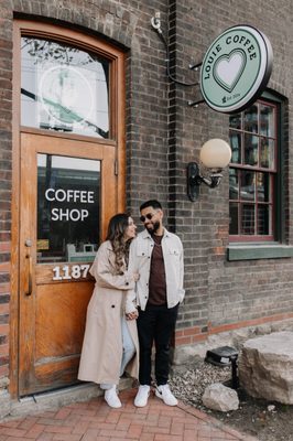 Louie Coffee Shop by null