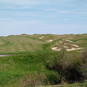 Whistling Straits Golf Course - Hole 10 on the Irish Course - Golf Near Me - Sheboygan, Wisconsin Whistling Straits Golf Course - Hole 10 on the Irish Course - Golf Near Me - Sheboygan, Wisconsin