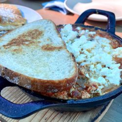 Breakfast Hangout & Euphoria - Shakshuka